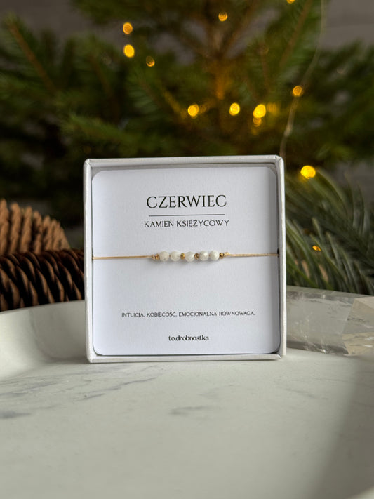 Czerwiec- Kamień księżycowy