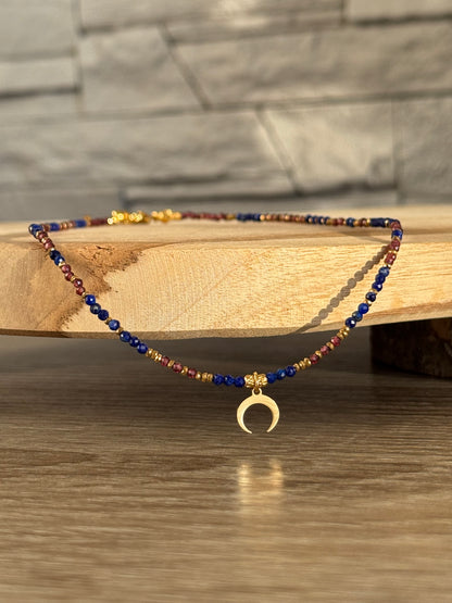 Mini lunula- granat, lapis lazuli