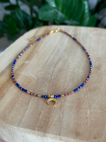 Mini lunula- granat, lapis lazuli