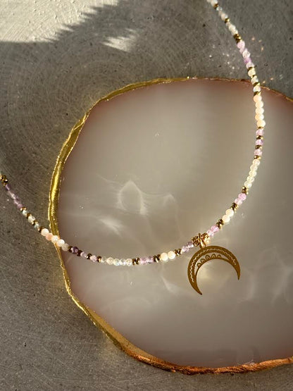 Lunula ażurowa- ametyst, labradoryt, opal różowy